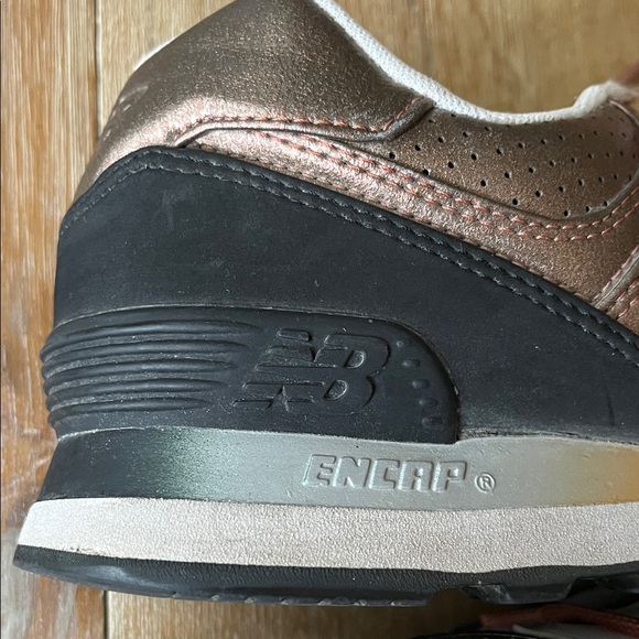 NEW BALANCE 574 Gradient Copper Black Sneakers with Red Laces - Picture 2 of 11